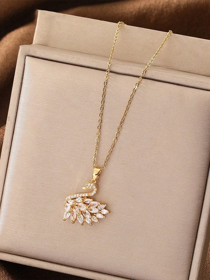 Swan necklace zircon