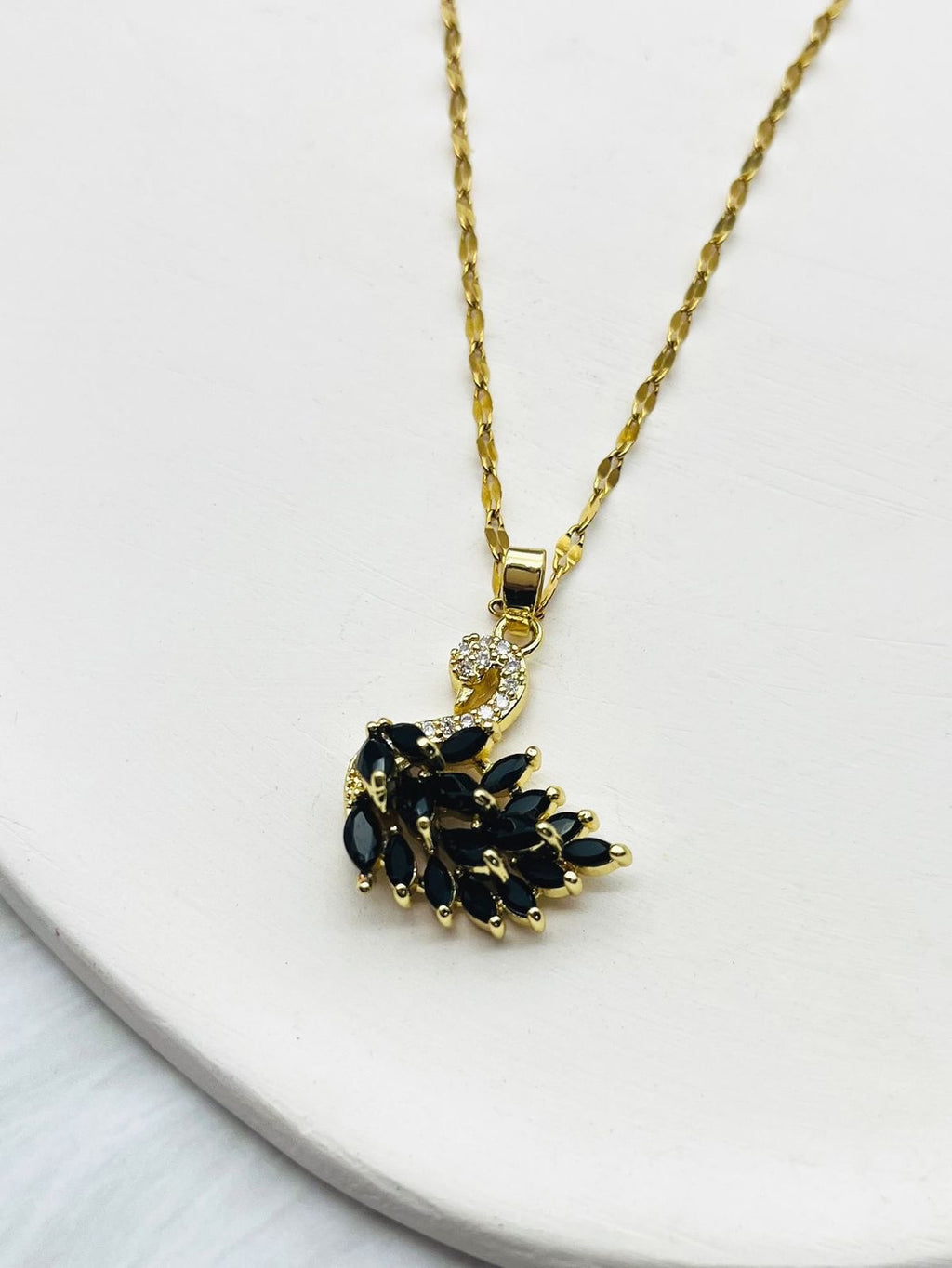 Swan necklace zircon
