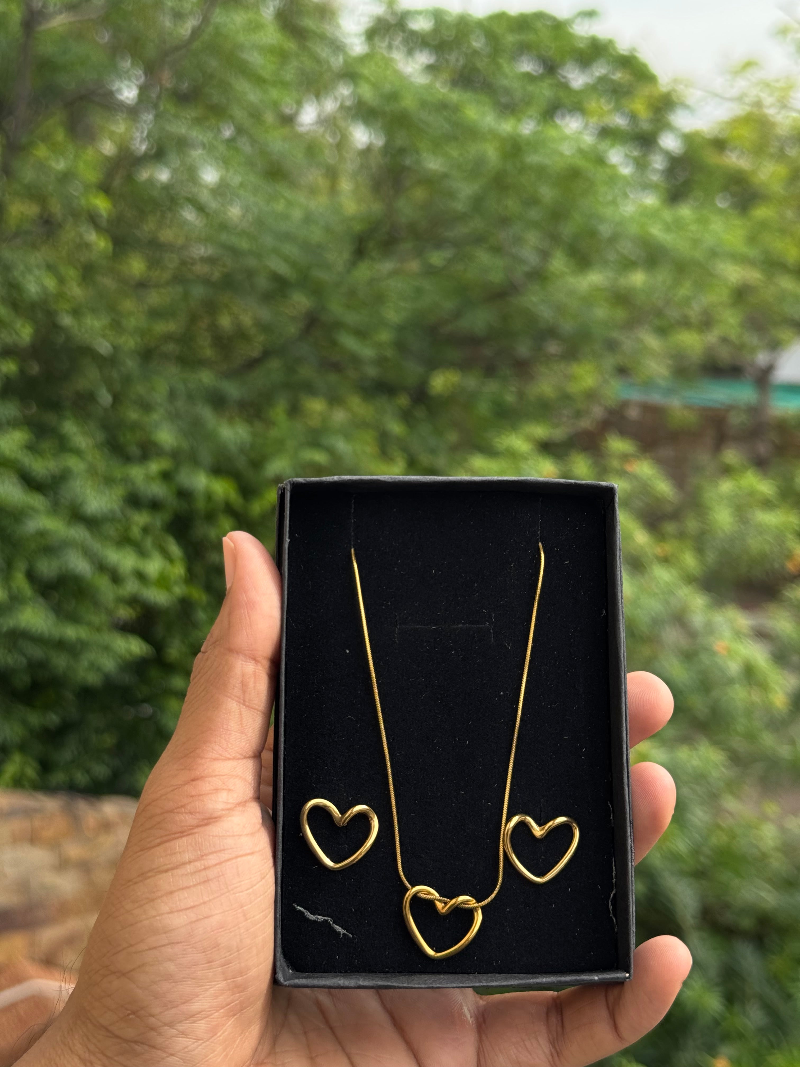 Heart-knot set